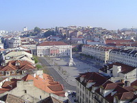 Вымощенная мозаикой площадь Росиу (Лиссабон)