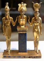 Осирис, Изида и Хор (874–850 г. до н.э.)
